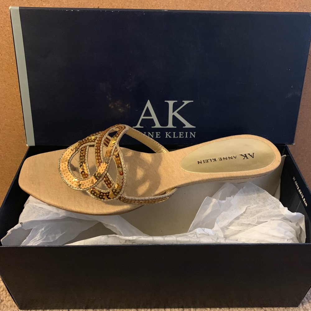 ANNE KLEIN (NWT) gold sandals